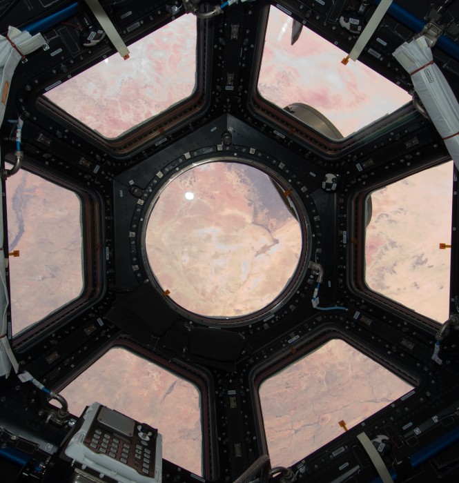 ISS - Cupola 03.jpg (714 KB)